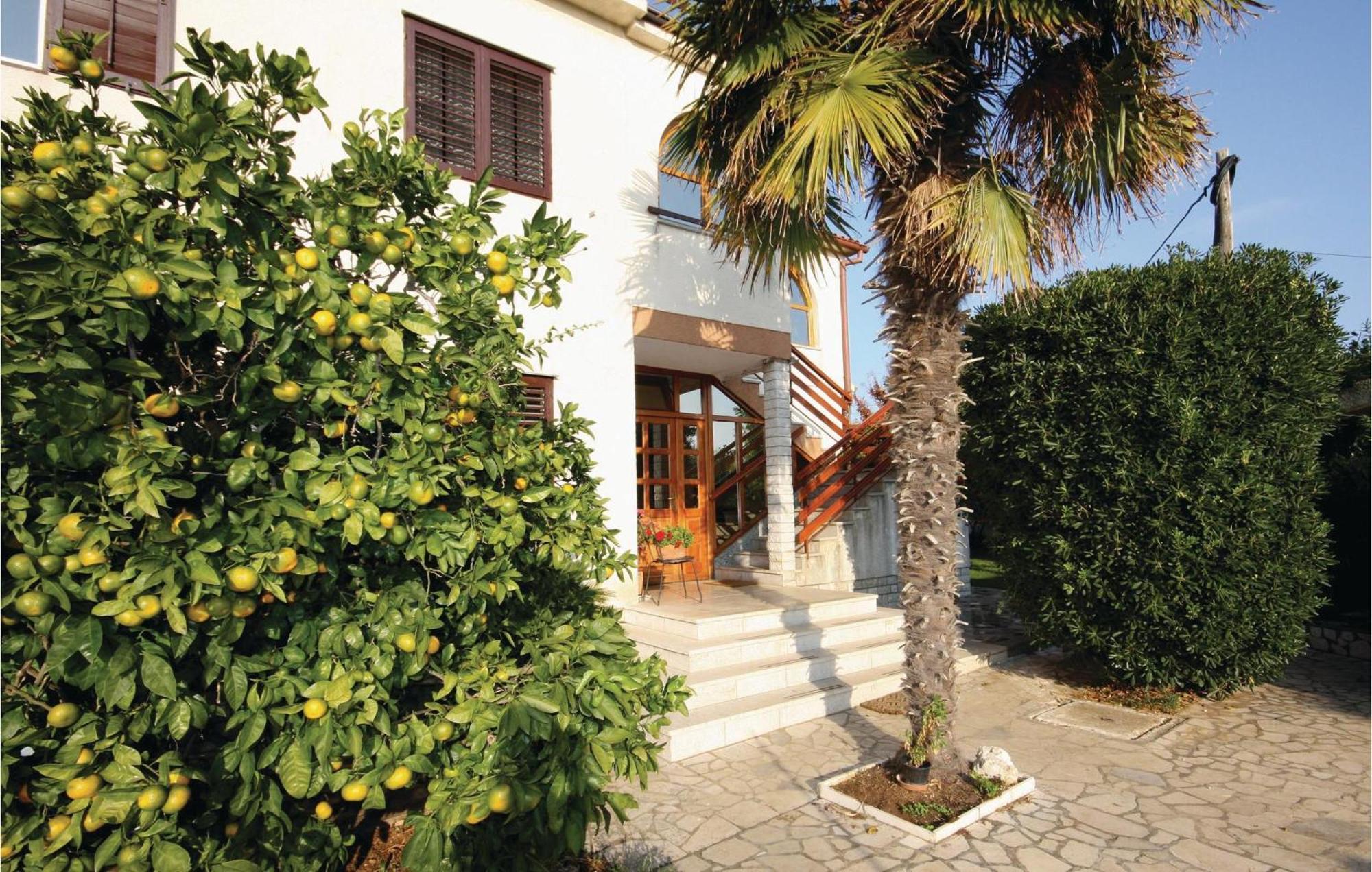 Beautiful Apartment In Pula With Kitchen Exterior photo